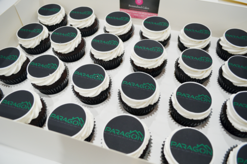 Logo cupcakes