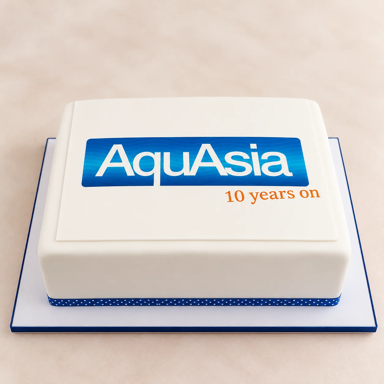 Aquasia 10-year celebration cake