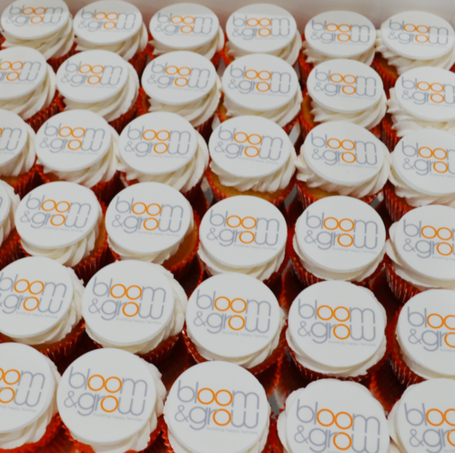 logo cupcakes 
